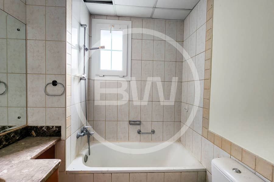 Vacant | Park and Pool | Lake View - Image 11