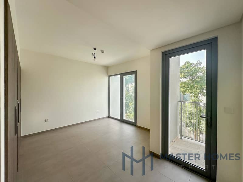 3 BHK | NEAR ENTRANCE | VACANT READY TO MOVE IN - Image 9