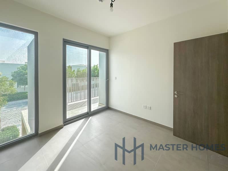3 BHK | NEAR ENTRANCE | VACANT READY TO MOVE IN - Image 11