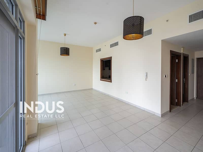 Ready to Move | Prime Location | Spacious - Image 6