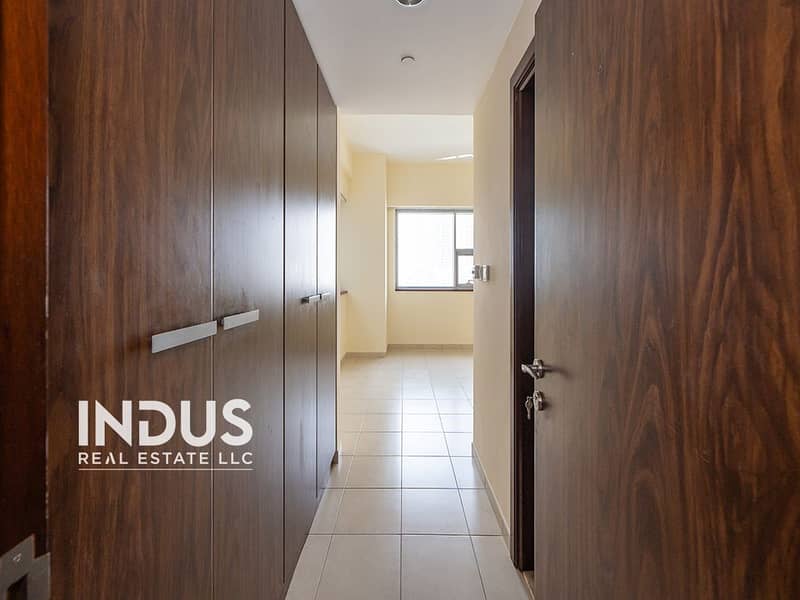 Ready to Move | Prime Location | Spacious - Image 11