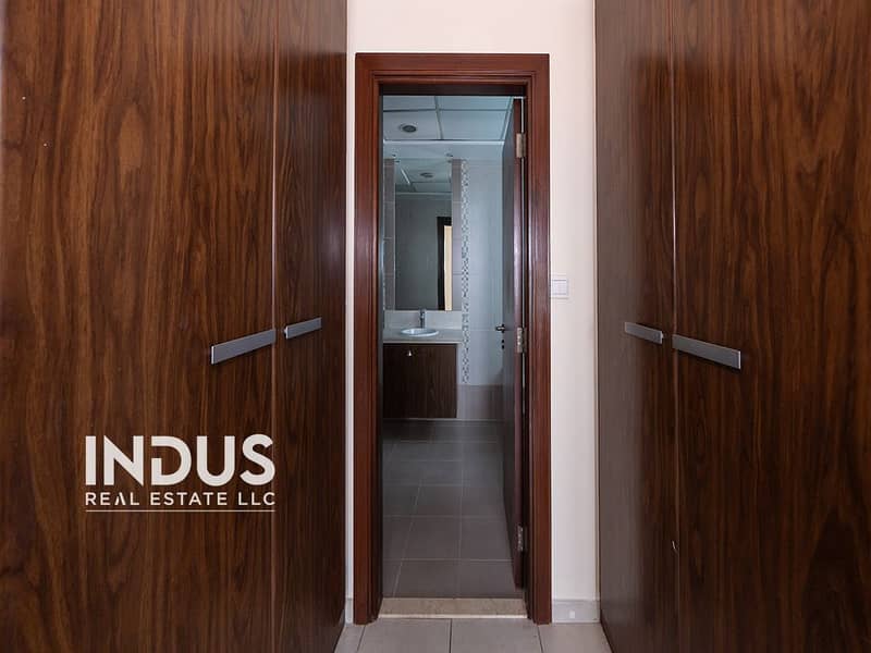 Ready to Move | Prime Location | Spacious - Image 21