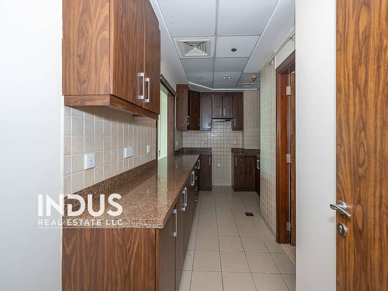 Ready to Move | Prime Location | Spacious - Image 23