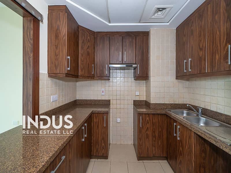 Ready to Move | Prime Location | Spacious - Image 24