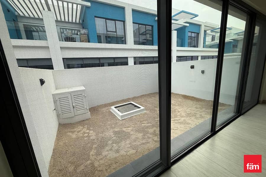 Brand New | Prime Location | Middle Unit - Image 16