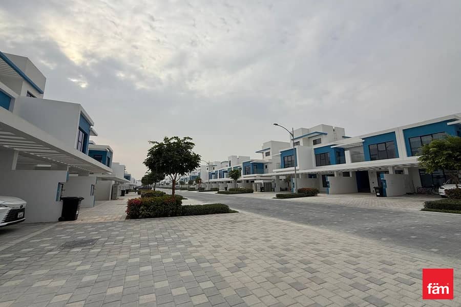 Brand New | Prime Location | Middle Unit - Image 18