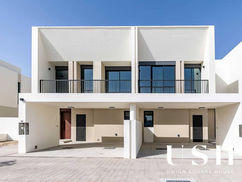 READY TO MOVE IN | EXCLUSIVE 4 BR | SINGLE ROW