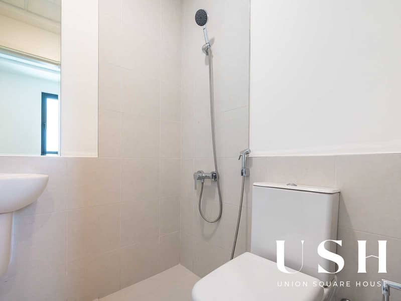 READY TO MOVE IN | EXCLUSIVE 4 BR | SINGLE ROW - Image 8