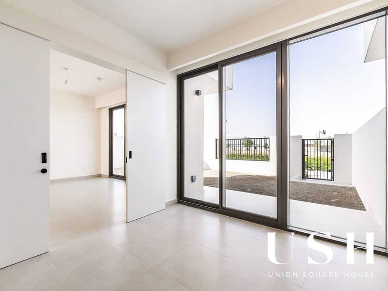 READY TO MOVE IN | EXCLUSIVE 4 BR | SINGLE ROW - Image 14