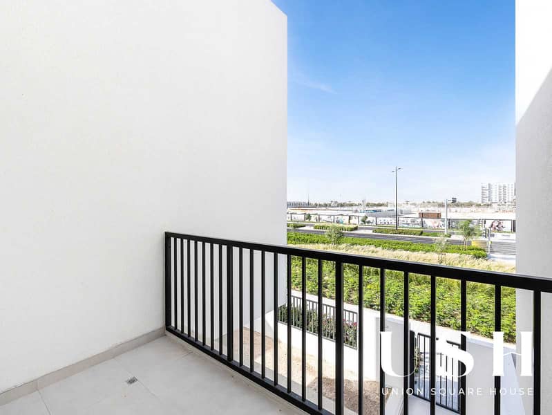 READY TO MOVE IN | EXCLUSIVE 4 BR | SINGLE ROW - Image 16