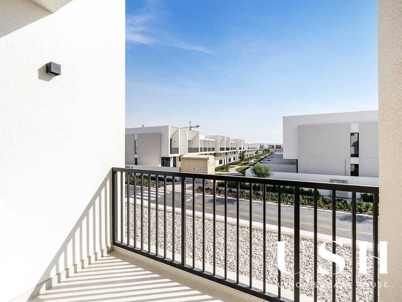 READY TO MOVE IN | EXCLUSIVE 4 BR | SINGLE ROW - Image 18