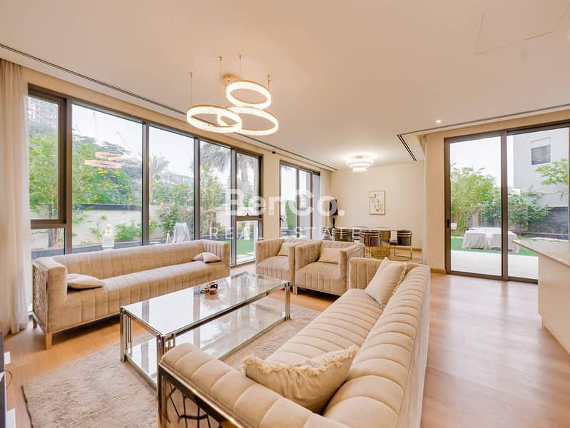 Furnished | Large Corner Unit | Community Expert