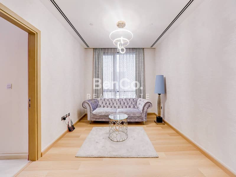 Furnished | Large Corner Unit | Community Expert - Image 9