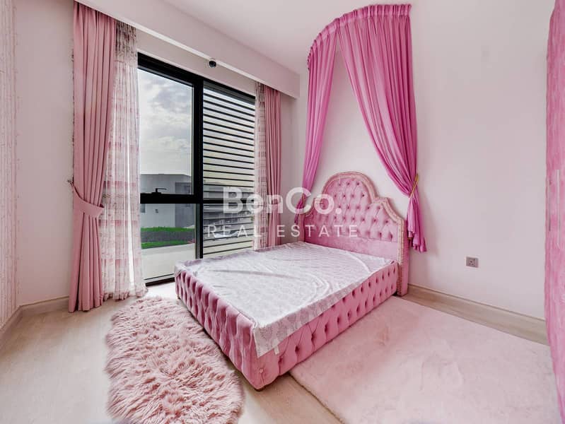 Furnished | Large Corner Unit | Community Expert - Image 14