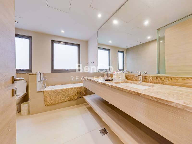 Furnished | Large Corner Unit | Community Expert - Image 15