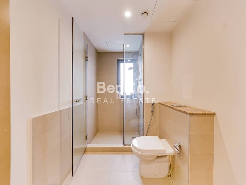 Furnished | Large Corner Unit | Community Expert - Image 16