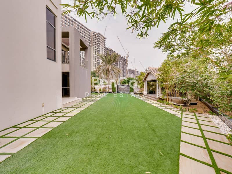 Furnished | Large Corner Unit | Community Expert - Image 21