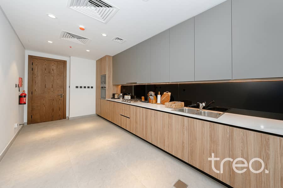 Top Floor | Corner Unit | Great Location