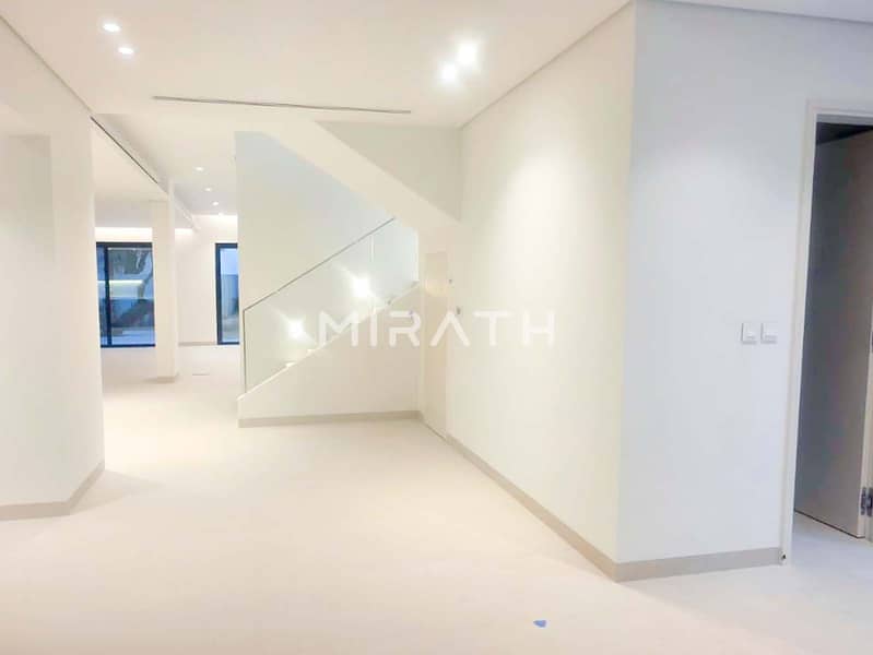 Spacious 5Bhk | Prvt Garden | Fully Renovated