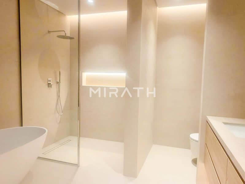 Spacious 5Bhk | Prvt Garden | Fully Renovated - Image 11