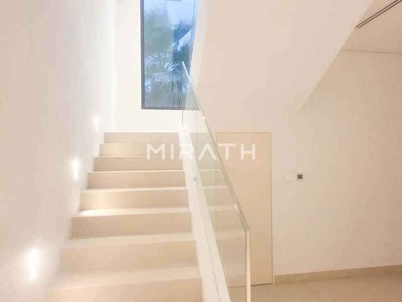 Spacious 5Bhk | Prvt Garden | Fully Renovated - Image 12