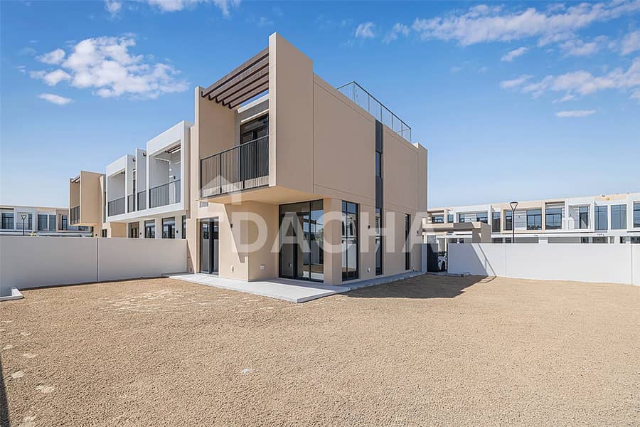 Vacant | Unfurnished | Multiple Cheques