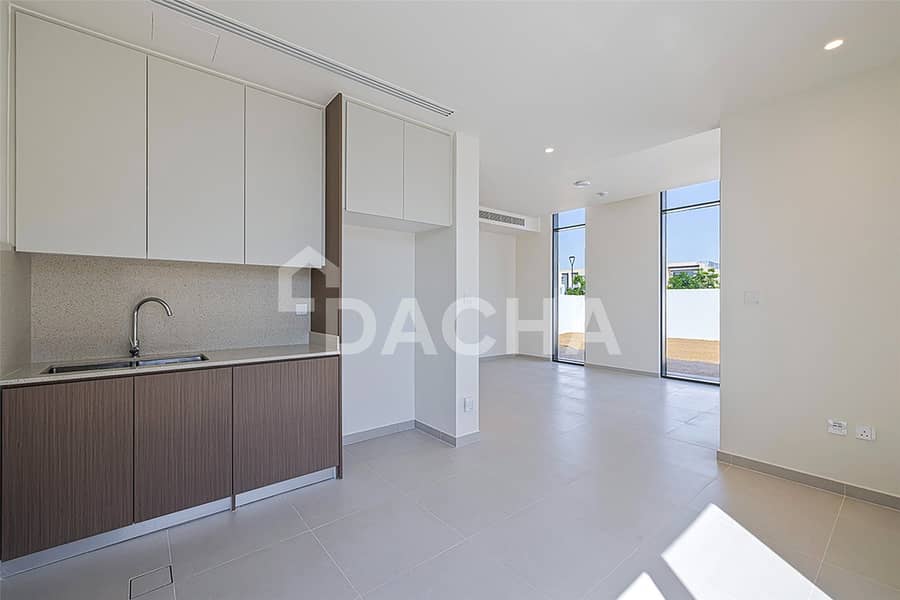 Vacant | Unfurnished | Multiple Cheques - Image 7