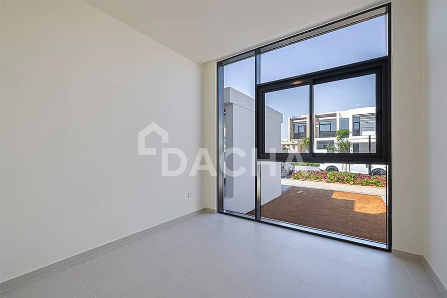 Vacant | Unfurnished | Multiple Cheques - Image 12