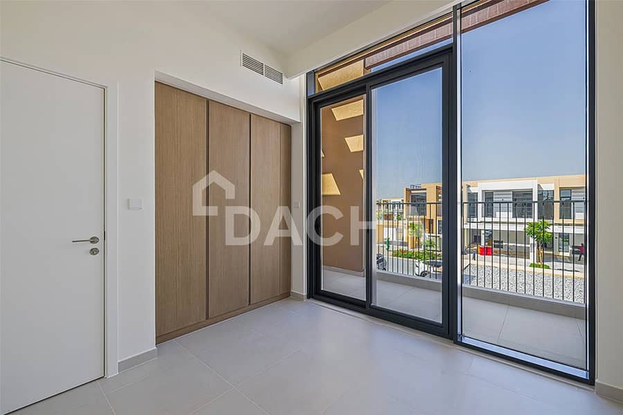 Vacant | Unfurnished | Multiple Cheques - Image 14