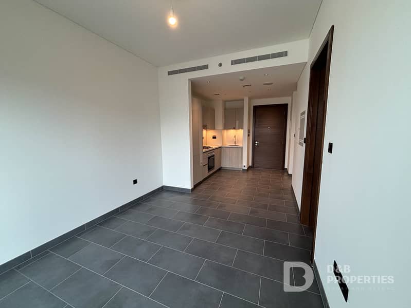 Spacious Layout | Unfurnished | Prime Location - Image 7