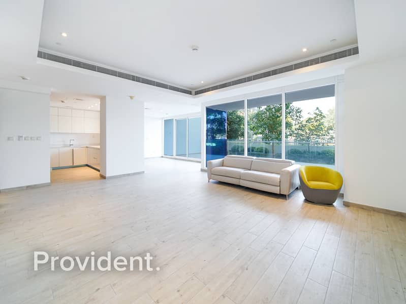 Spacious | 4 Bed Townhouse | Park / Greenery Views