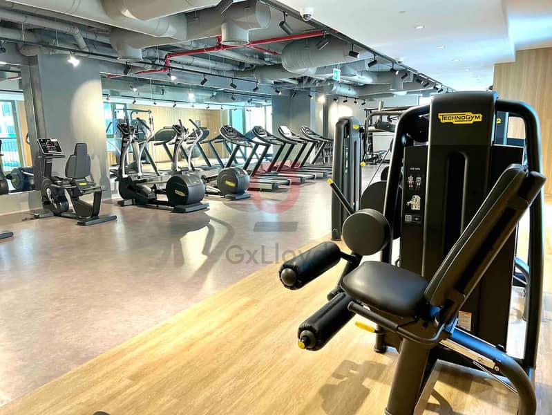 Partial Sea and Pool View | Vacant | Beach Access - Image 15