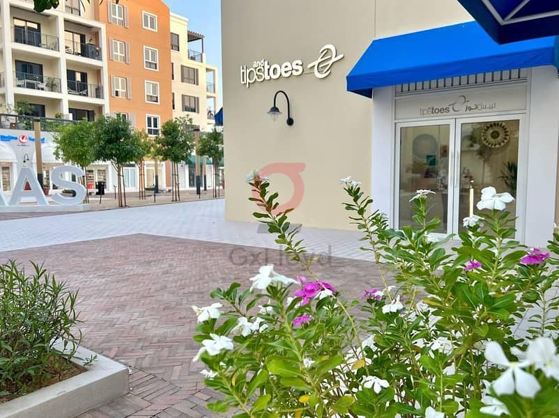 Partial Sea and Pool View | Vacant | Beach Access - Image 29