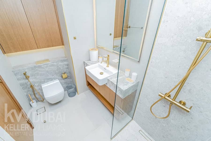 Luxury | Brand-New | Prime Location | Vacant - Image 9