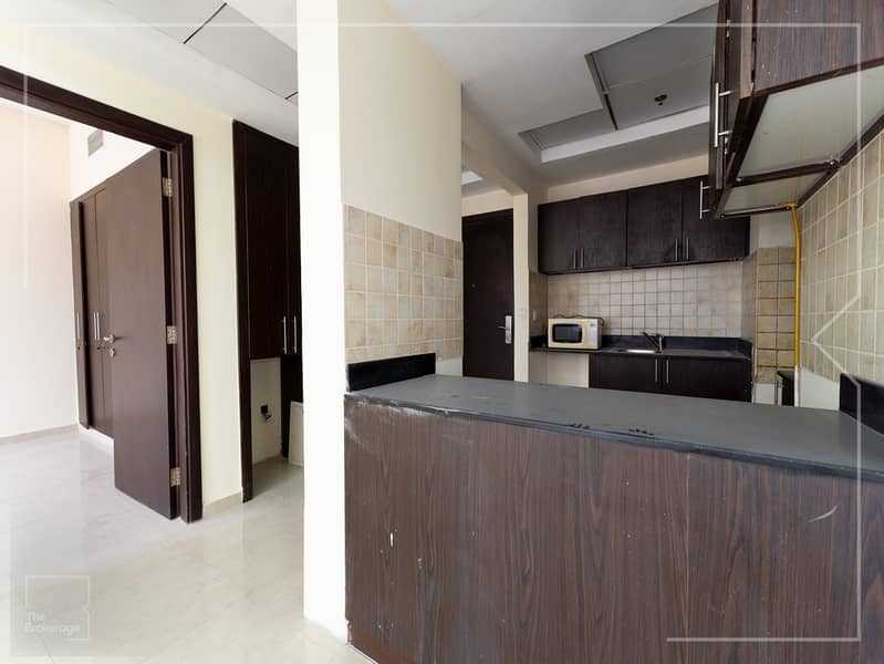 Modern 2 Bedroom Living | Hanover Square - Image 9