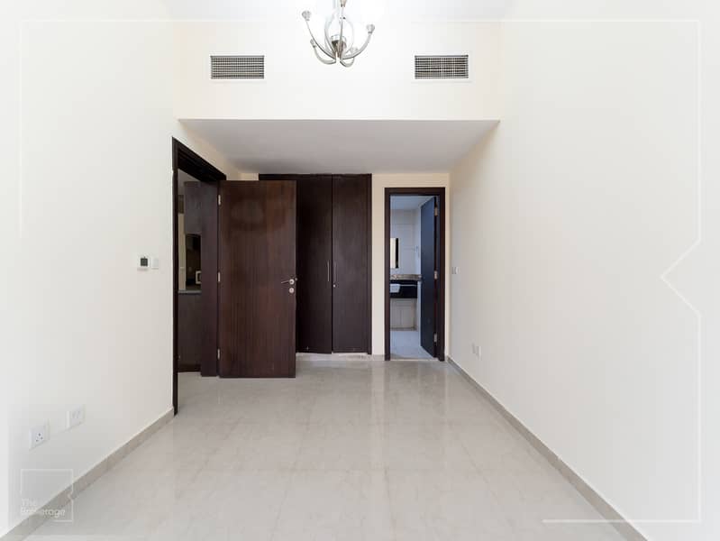 Modern 2 Bedroom Living | Hanover Square - Image 17