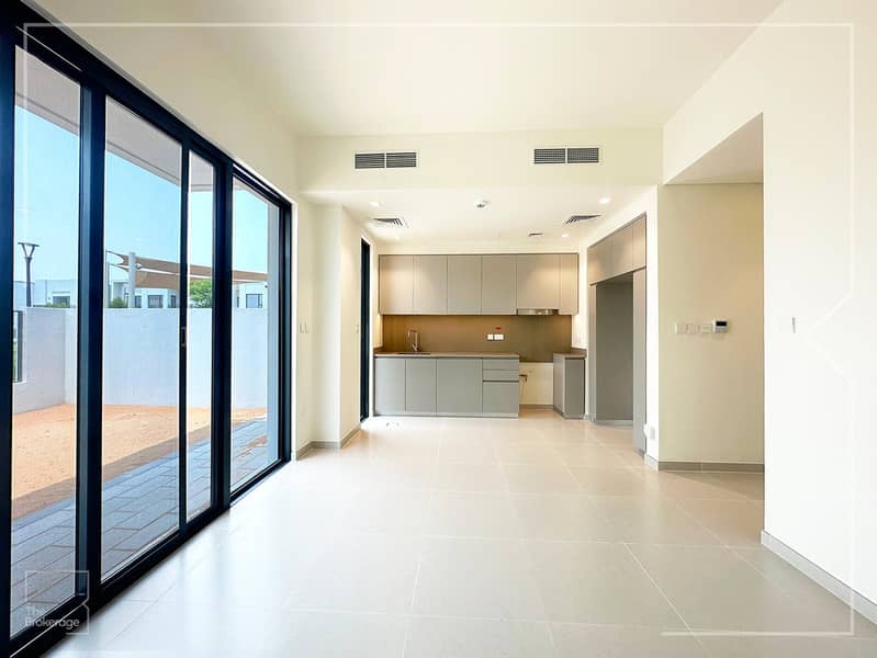 Single Row | Backing Pool and Park | Best Location