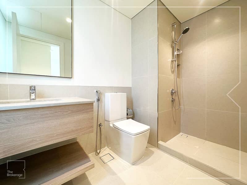 Single Row | Backing Pool and Park | Best Location - Image 11