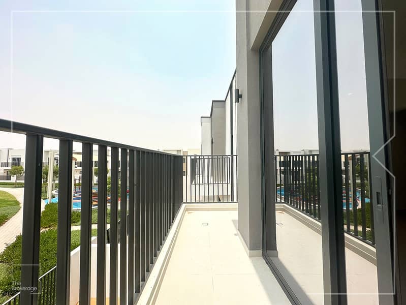 Single Row | Backing Pool and Park | Best Location - Image 12