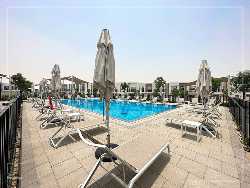 Single Row | Backing Pool and Park | Best Location - Image 16