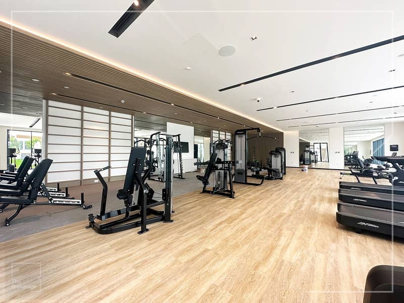 Single Row | Backing Pool and Park | Best Location - Image 17