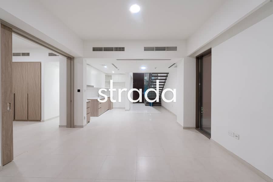 Fully Landscaped Garden | Corner Plot | Vacant - Image 12