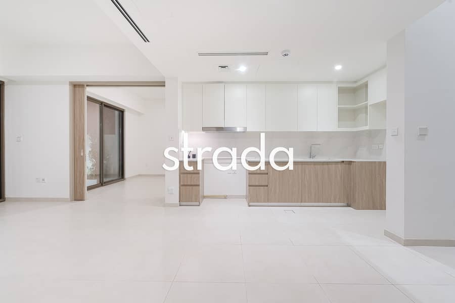 Fully Landscaped Garden | Corner Plot | Vacant - Image 13