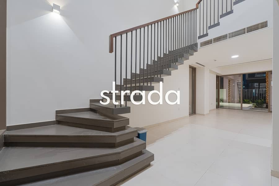 Fully Landscaped Garden | Corner Plot | Vacant - Image 16