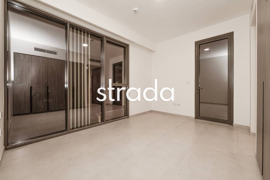 Fully Landscaped Garden | Corner Plot | Vacant - Image 21