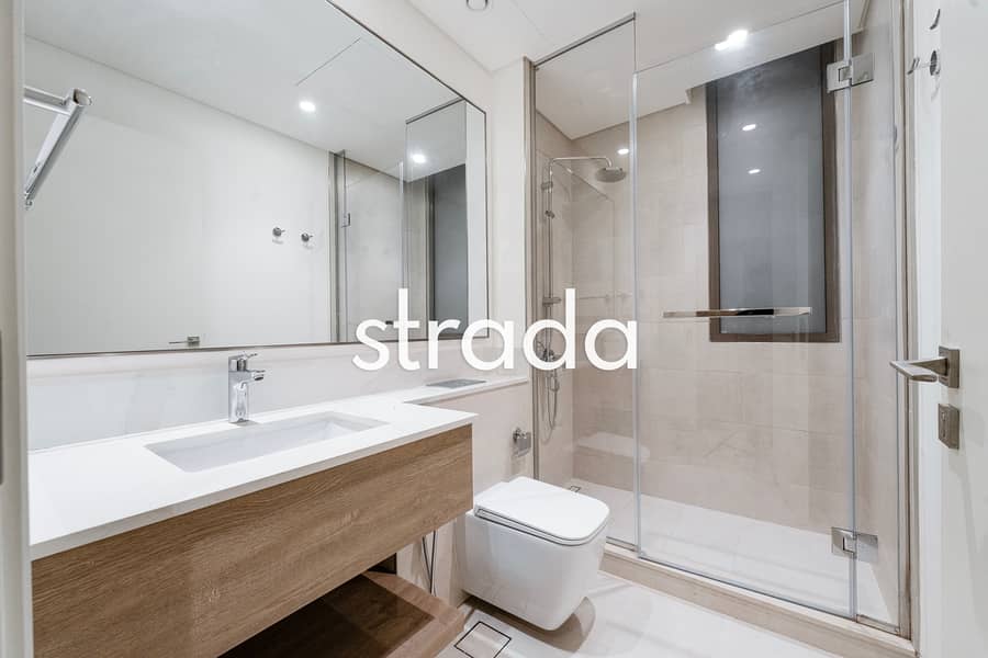 Fully Landscaped Garden | Corner Plot | Vacant - Image 23