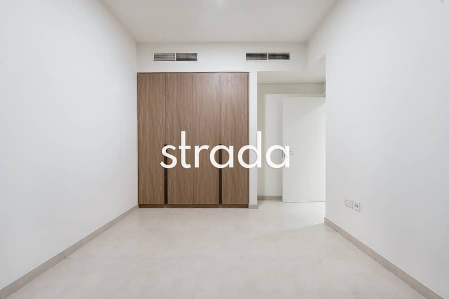 Fully Landscaped Garden | Corner Plot | Vacant - Image 25