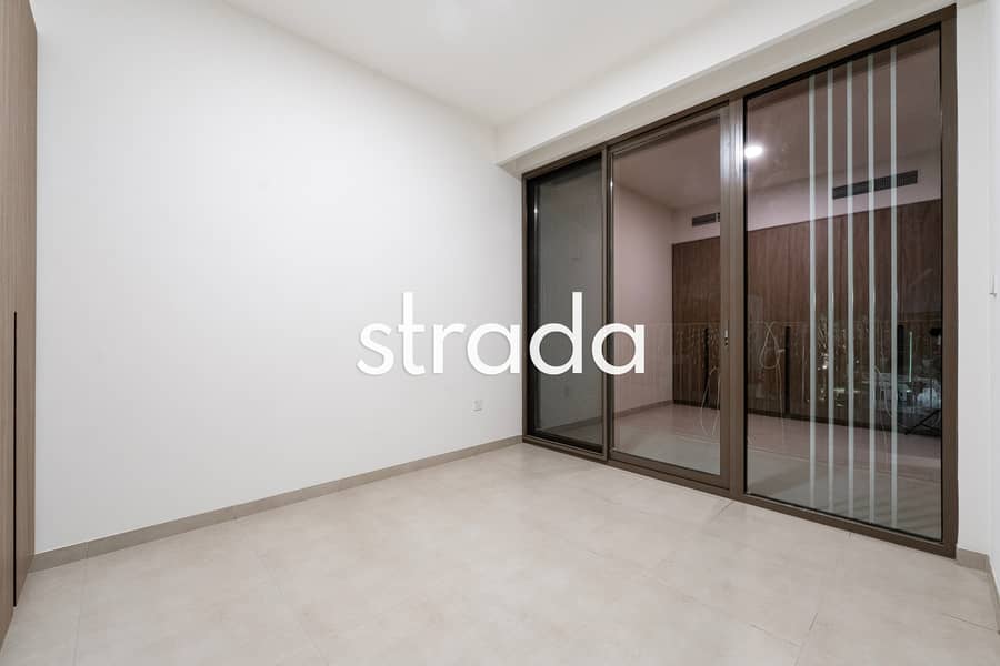 Fully Landscaped Garden | Corner Plot | Vacant - Image 26