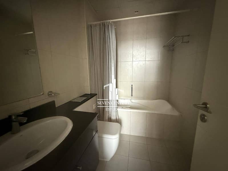 Prime Location | Fully Furnished | Top Quality - Image 8