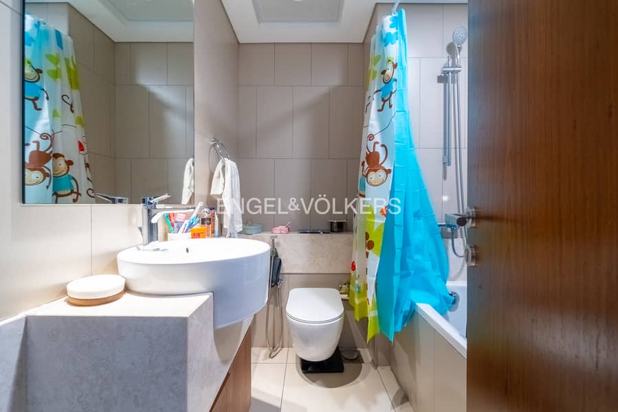 Vacant on Transfer | Rare Unit | Spacious - Image 11